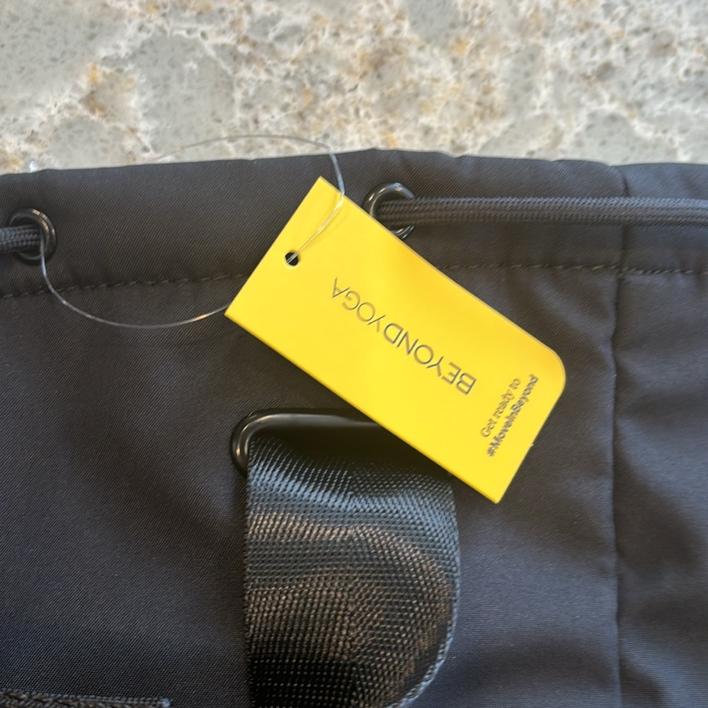 Beyond Yoga Convertible Bag, adjustable backpack straps. - Picture 2 of 6